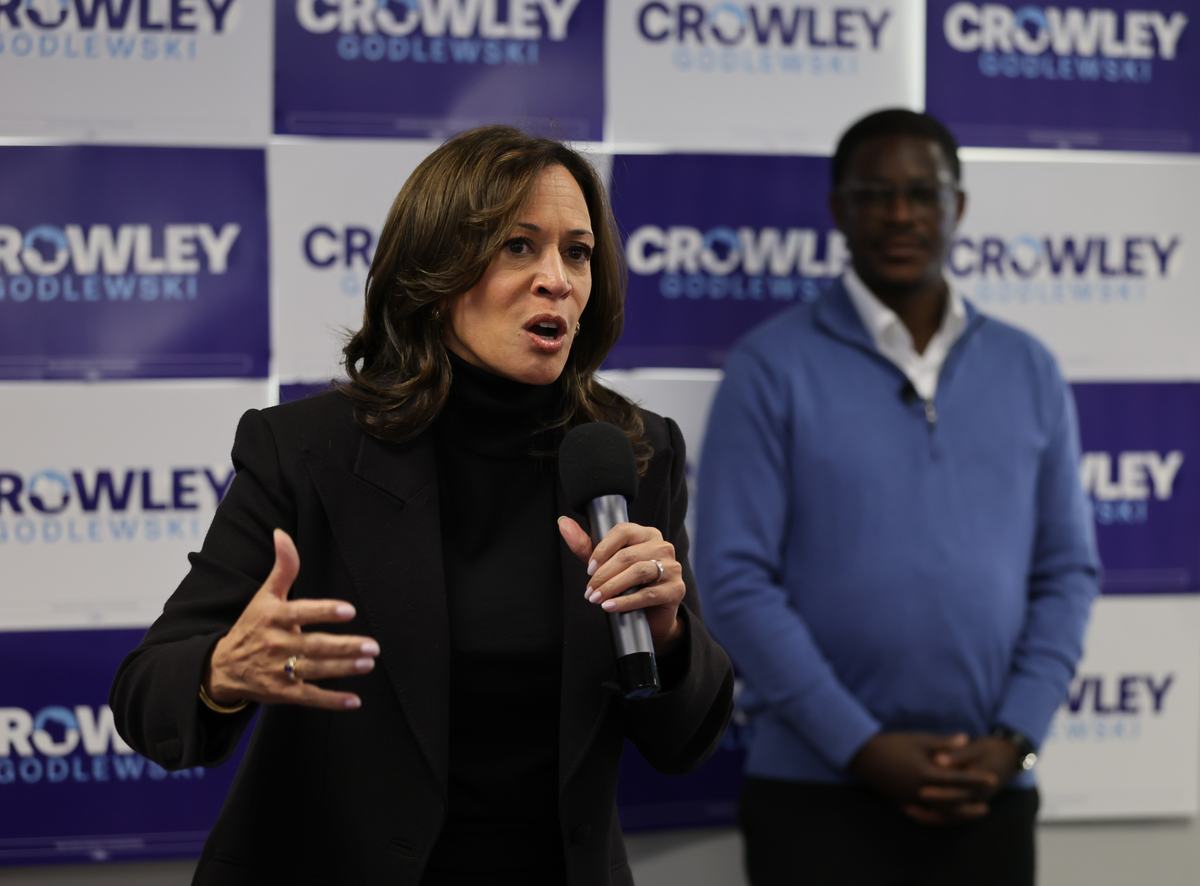 David Crowley and Former Vice President Kamala Harris October 26 2026_04
